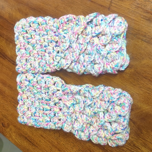 Hand Crafted Luxury Dragon Scale / Mermaid Fingerless Texting Gloves - Picture 5 of 5